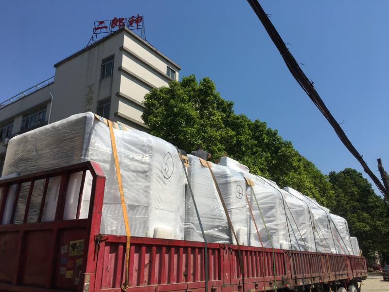 如何正確的選擇安檢機廠家呢?二郎神為如期準時服務客戶，如火如荼趕貨出貨中......